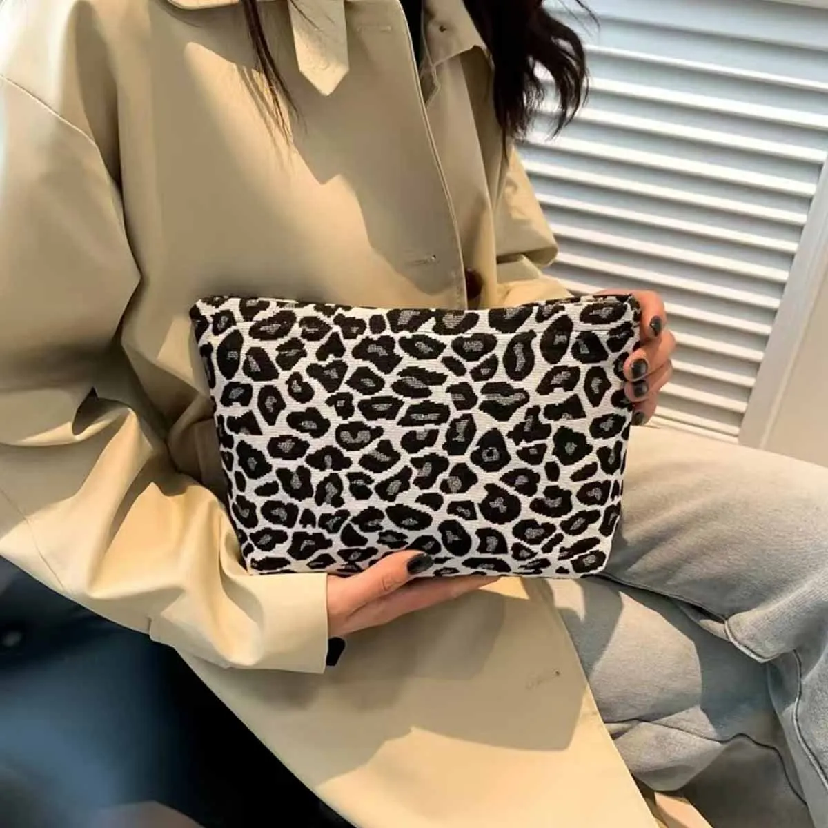 YANZAI Portable Bags for Women Canvas Animal Print Leopard Clutch Female Fashion Design Wallet Messenger Bag Ladies Elegant Hand