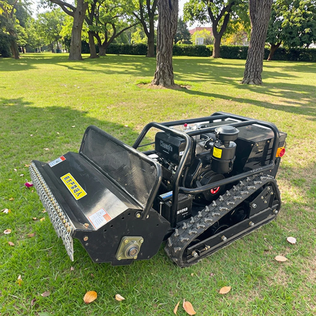 جزازة زاحفة ديزل ذكية متعددة الوظائف محرك أساسي جديد للتحكم عن بعد في العشب الميداني لمزرعة البستان #1