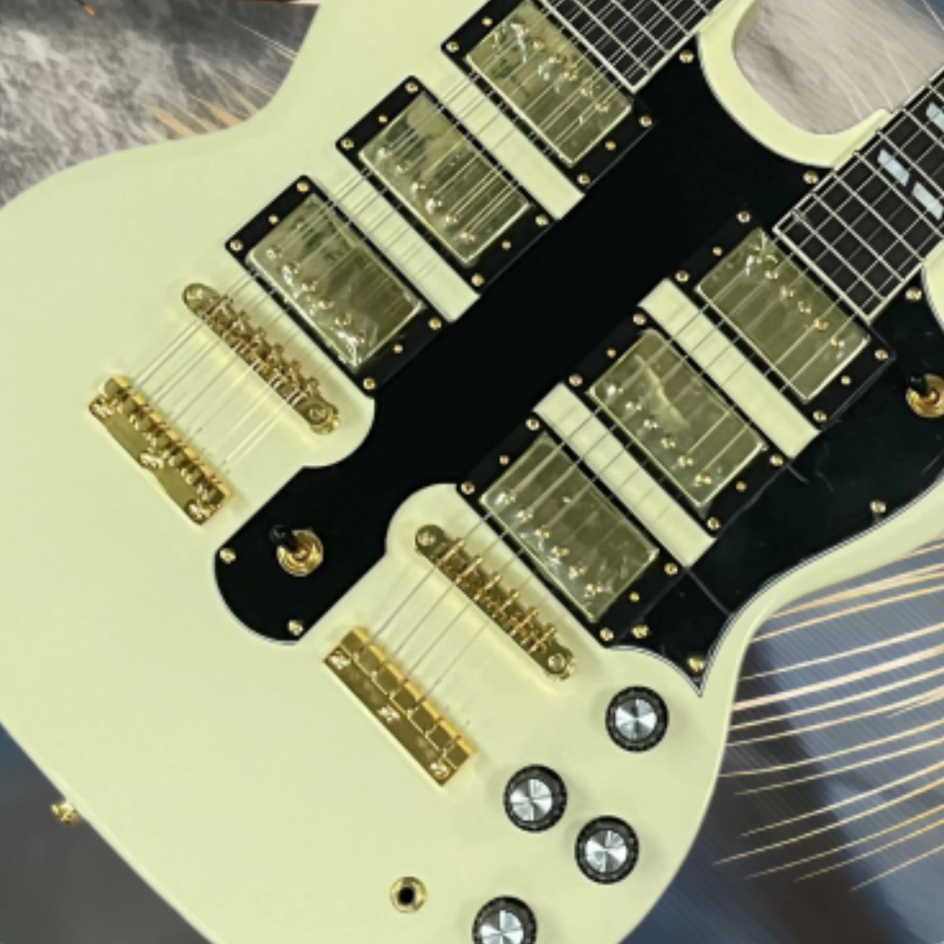 12+6 Yellow Double-Head Electric Guitar with Black Pickguard and HHH Pickup Guitars – Classic Rock Performance Electric Guitarra