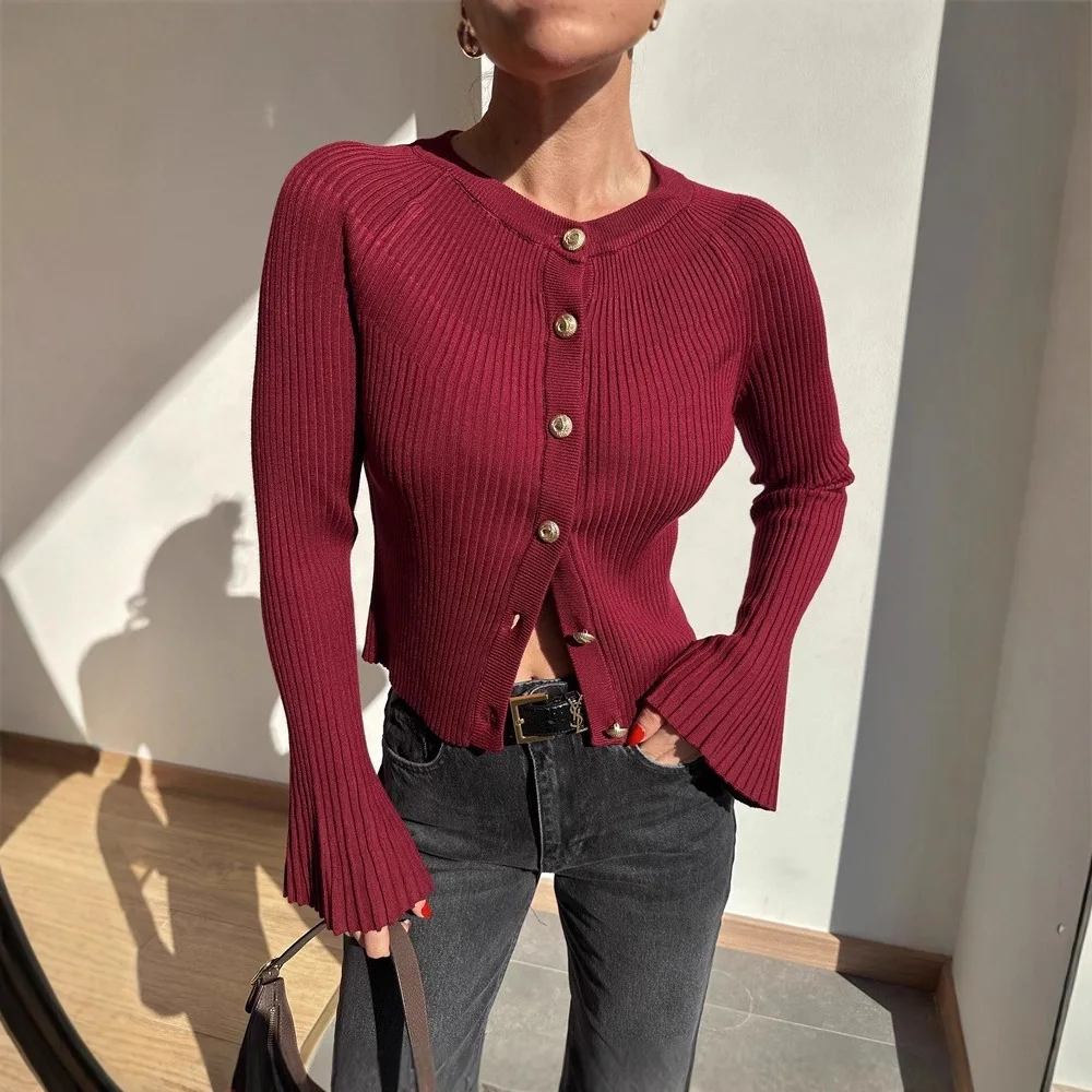 เสื้อคาร์ดิแกนถักแขนยาวสำหรับผู้หญิง ผ้าริบเนื้อแน่น กระดุมแถวเดียว ทรงเข้ารูป แฟชั่นฤดูใบไม้ร่วง-ฤดูหนาว 2026 เสื้อถักสำหรับผู้หญิง