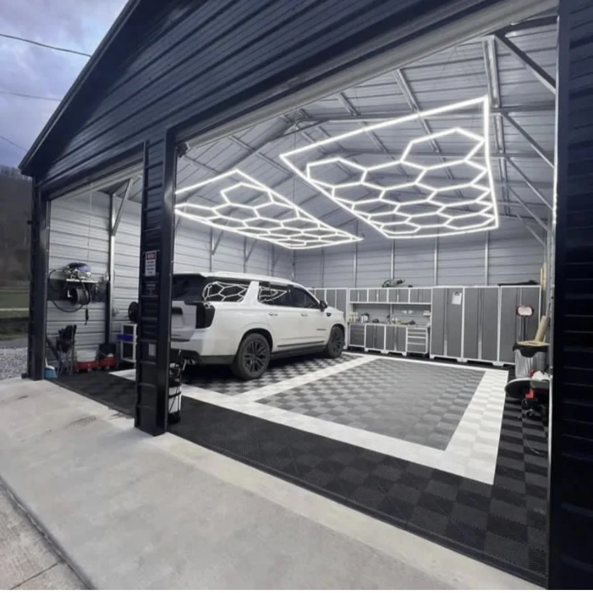 Customized DIY Hexagonal LED Light Hanging Honeycomb Ceiling Lamp for Car Showroom & Workshop Detailing Stylish Working Light