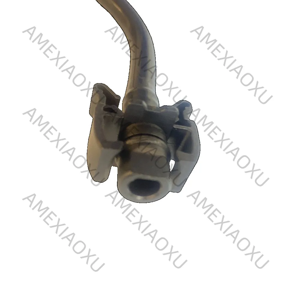 Suitable for Volvo V40 engine auxiliary water pot coolant tube 31657960 31319345