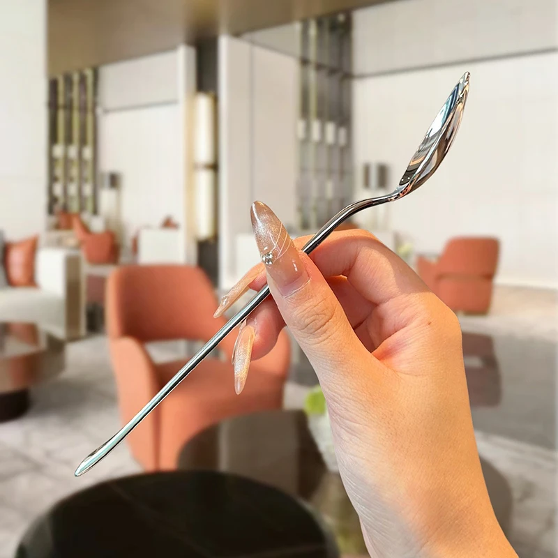Cuillère ronde en acier inoxydable, filet rouge doré, manche long, cuillères à dessert en remuant pour accessoires de cuisine, gadgets