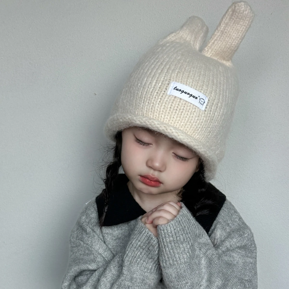 Niedliche Hasenohren-Baby-Wollmütze Herbst Winter Gerollter Rand Warme Strickmütze Kinder Jungen Mädchen Einfarbige Strickmütze Weihnachtsgeschenk – Detail 7