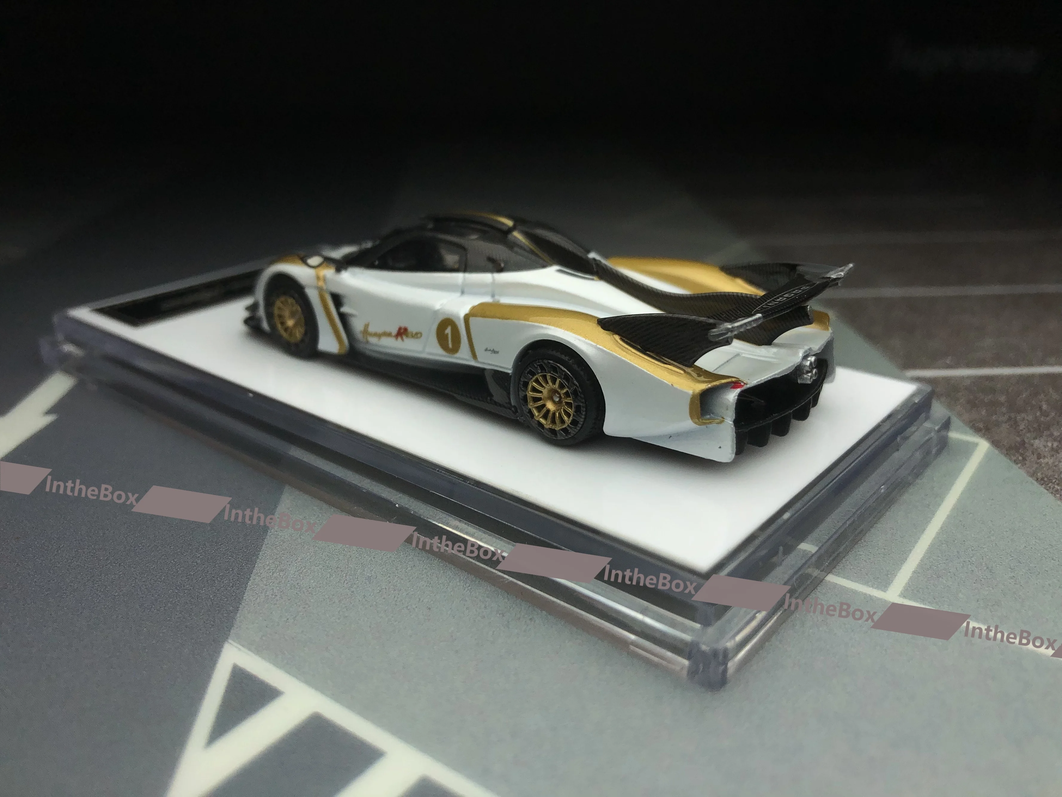 Top Model 1/64 Huayra R Evo Sport Super Car Diecast Model Car Collection Limited Edition Hobby Toys