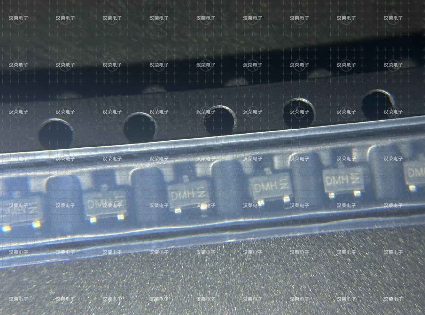 New in stock DMN2065UW-7   DMH SOT-323  ,power field-effect transistor with N-channel, 20V, 2.8A