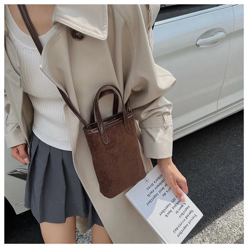 Popular Elegant Leather Women's Crossbody Bag Classic Design By Famous Designer For Ladies Handbags