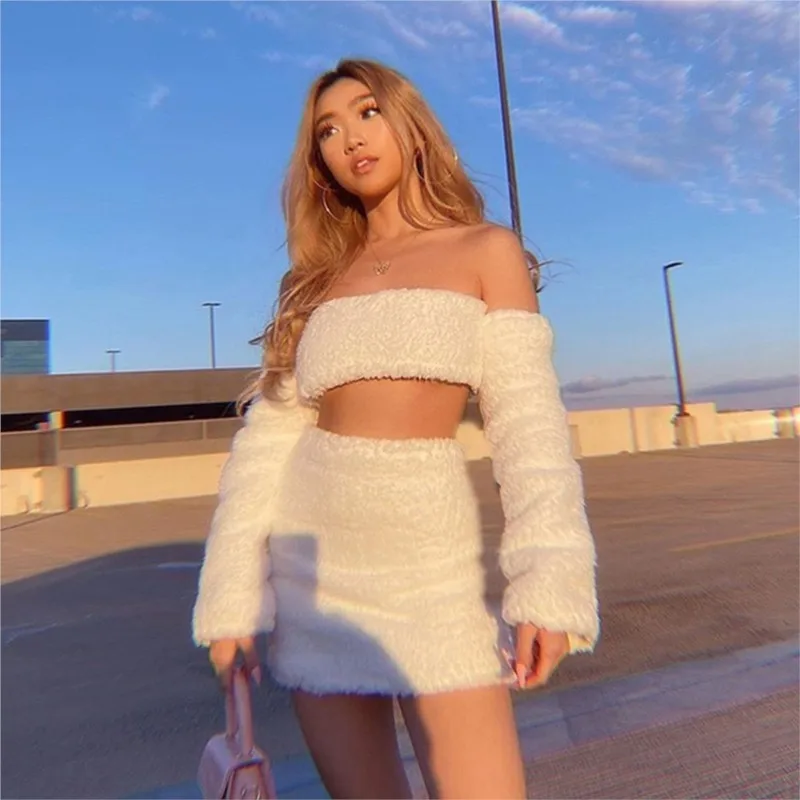 Haut Sexy à manches fendues sans bretelles en peluche double face + jupe moulante aux hanches pour femmes d'automne et d'hiver, ensemble à la mode et élégant