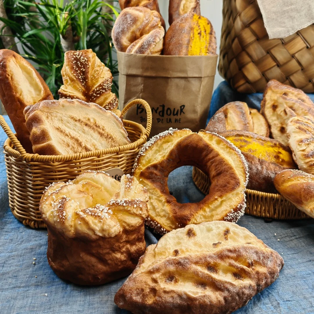 New Fake Baguette & Artisan Bread Model, Sweet Cute Artificial Food Prop for Bakery Window Kitchen Room Display Photo Shooting