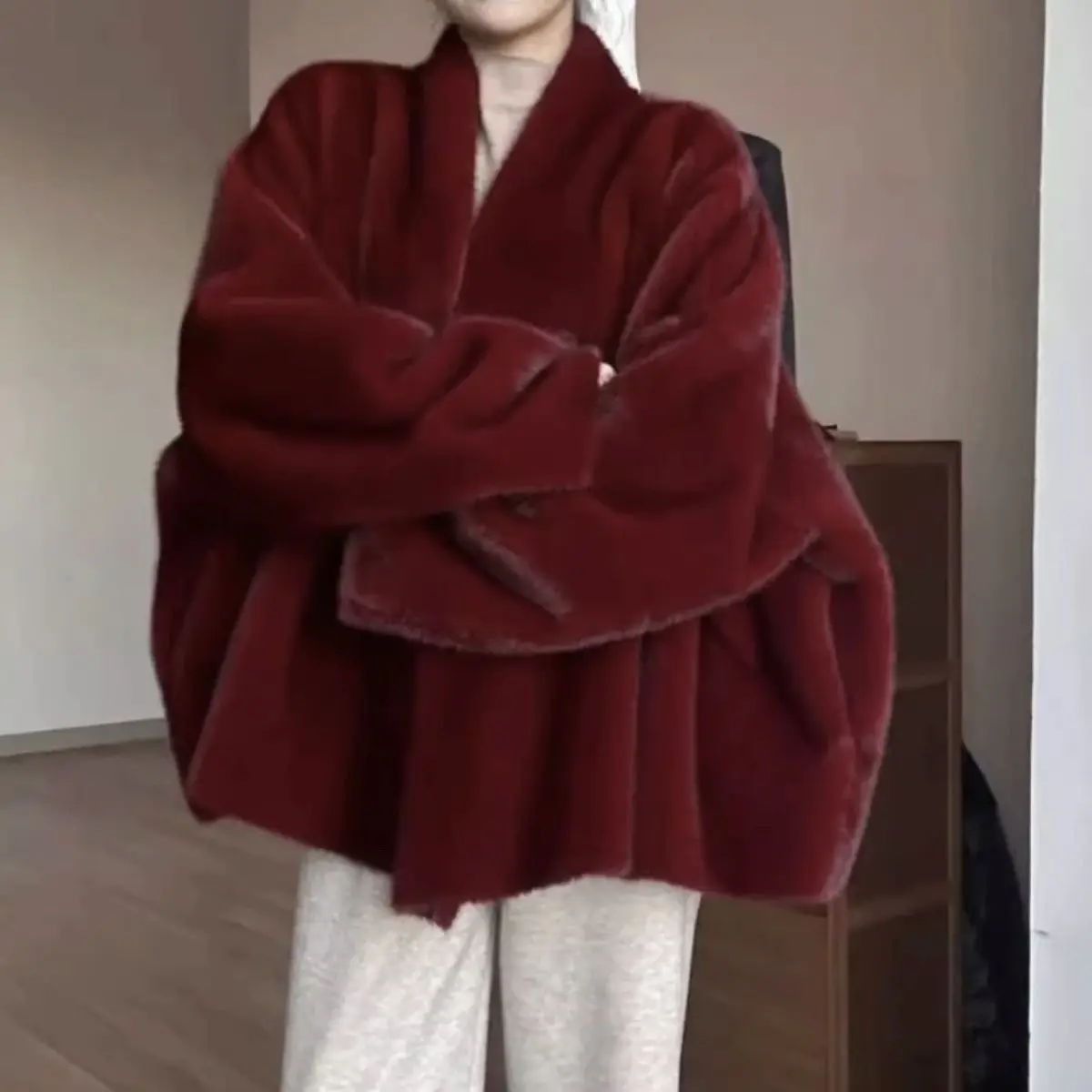 

Ladies' Red Luxury Wrap Sle Batwing Sve Fur Coat Winter 2025 Faion Outerwear oulder Length Velvet Softn Coat