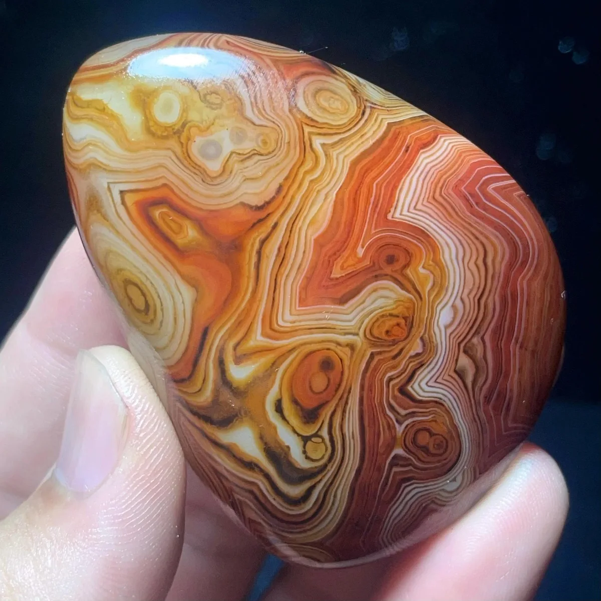 Natural Texture Banded Agate Worry Stone, Translucent Beauty, Tumbled Polished, Pendant Making, Crystal Collection, Desk Decor