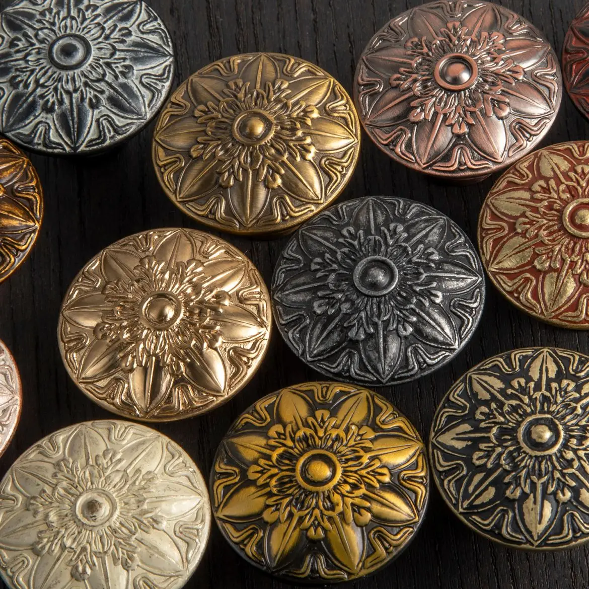 Vintage Furniture Knobs Antique Brass Cabinet Knobs Floral Design with Distressed Finish for Kitchen Drawers