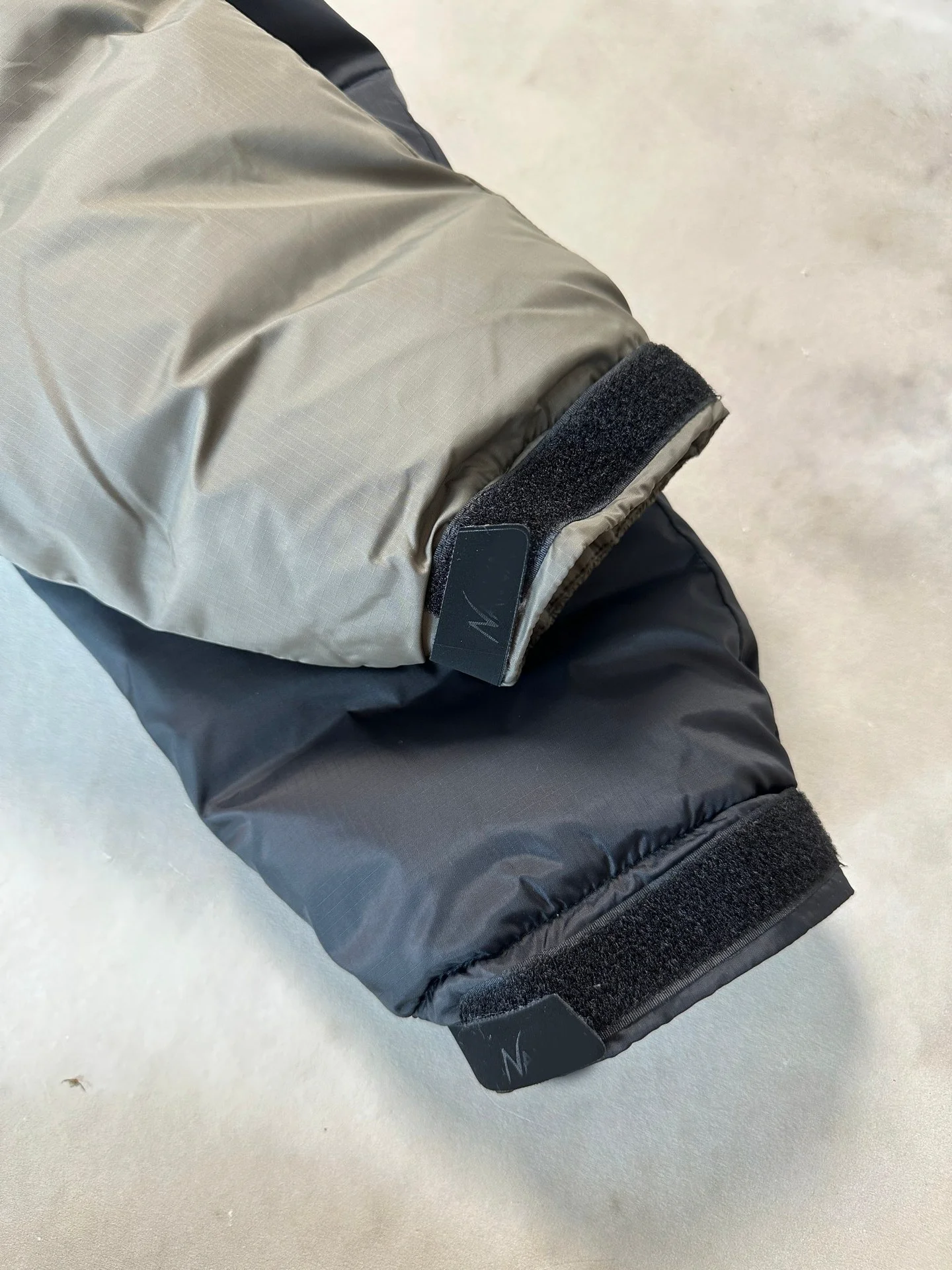 

Aurora down Jaet Outdoor Nylon Hooded Jaet Thi Du down Filling 3D Stereo Design Windproof Zipper Closure Men's Jaet