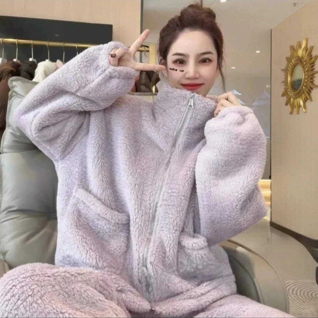 بدلة رياضية شتوية للسيدات لعام 2025 مبطنة بالصوف + بنطلون طقم مكون من قطعتين بدلة رياضية غير رسمية بيجامات للزوجين من الصوف المرجاني بدلة بلون نقي