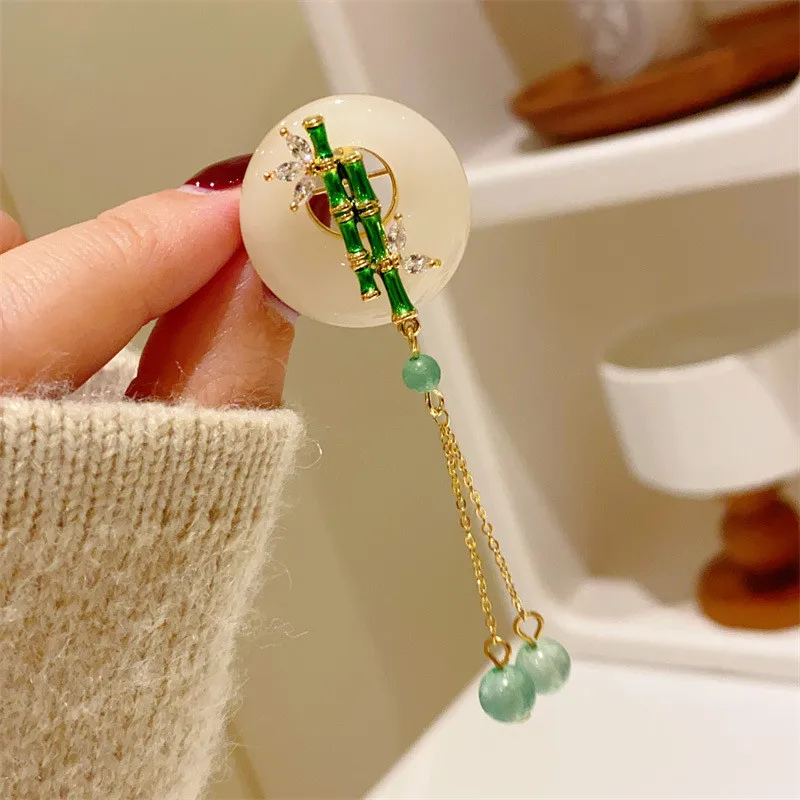 CC Vintage Brooches Bamboo Shape Chinese Style Cheongsam Pins Tassel Elegant Jewelry Temperament Brooches Dating Essentials B54