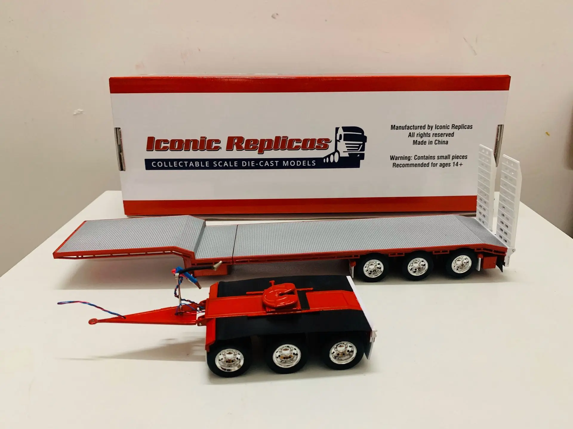 

8 Color ! 1:50 Scale Die-Cast Collectable Truck Model Iconic Replicas CTE 45' Extendable Drop deck Trailer 3 Axle New in Box