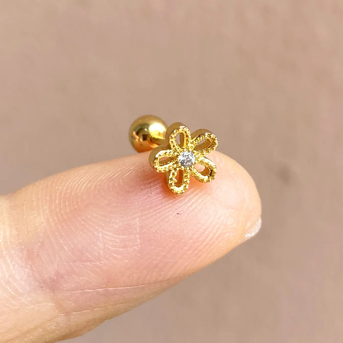 1Piece Fashion CZ Small Flower Stud Earrings Minimalist Gold Color Ear Bone Helix Tragus Lobe Ear Accessories For Women Girls