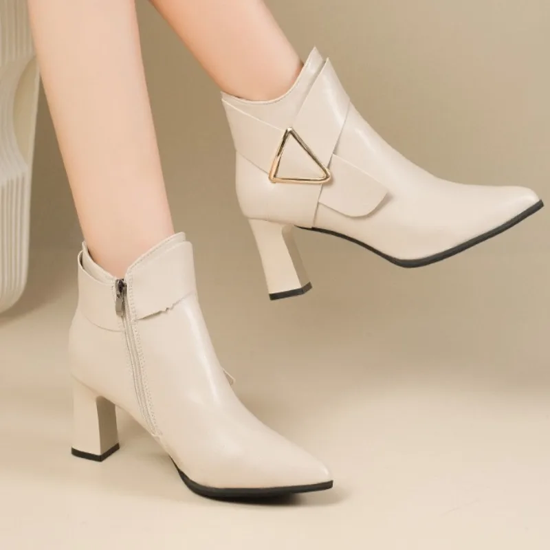 

Женские короткие сапоги на высоком каблуке на массивном каблуке, осень 2023, новые пикантные кожаные непромокаемые модные универсальные женские ботинки с острым носком