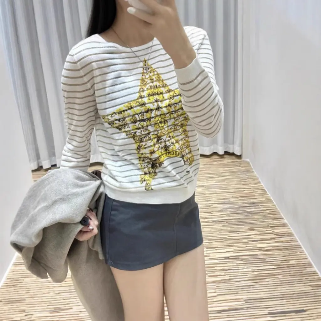 

Nanyou Early Spring Gold Stripe Star Printed Long Sleeve Knitted Sweater Thin round Neck Women's Fashion Top