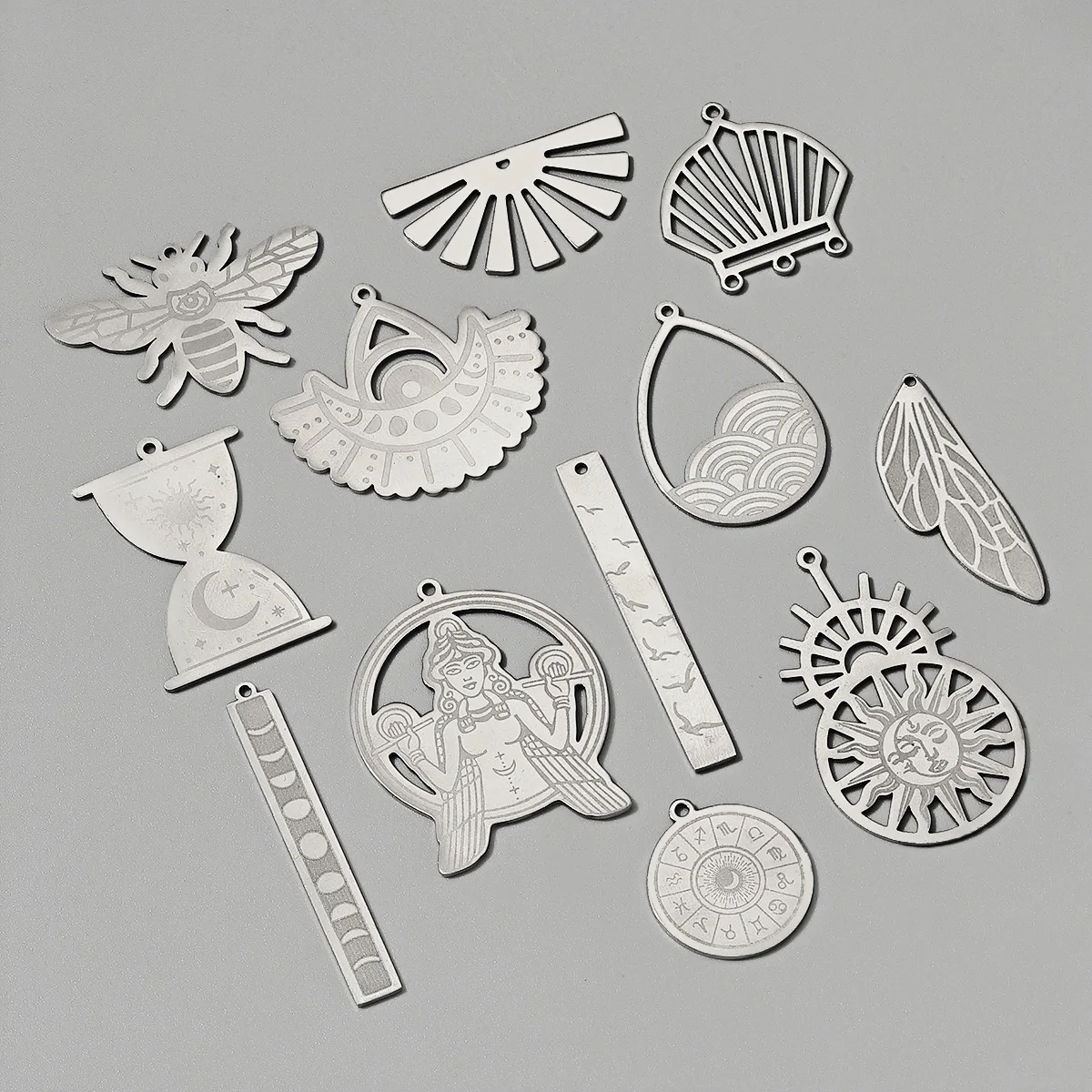 10pcs/Lot Stainless Steel Cat Wing Bee DIY Charms Wave Sun Moon Necklace Pendants Woman Hand Eye Jewelry Finding Wholesale
