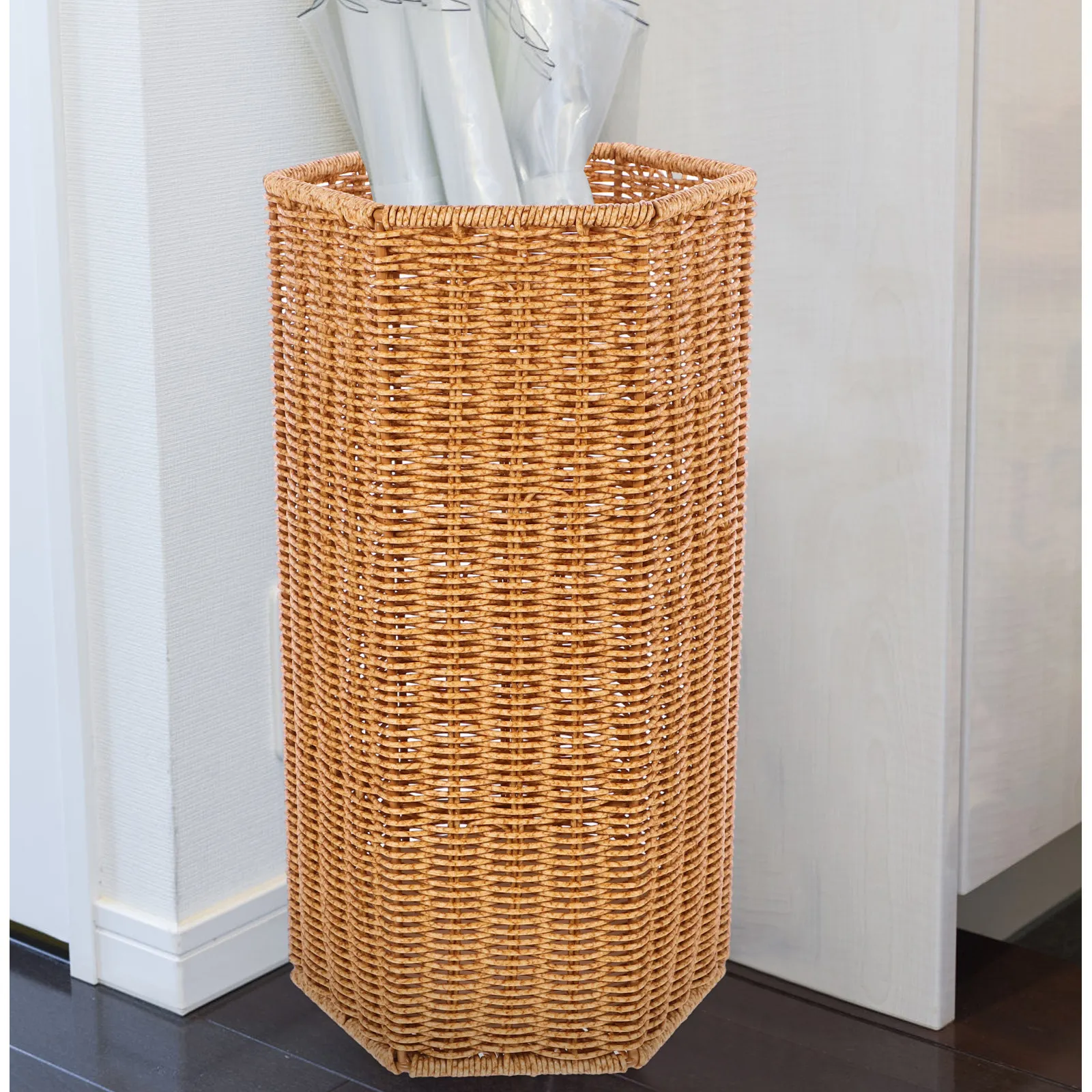 

Woven Umbrella Storage Stand Large Capacity Iron PP Umbrella Holder Indoor Use for Home Office Entry Doorway Woven Bucket