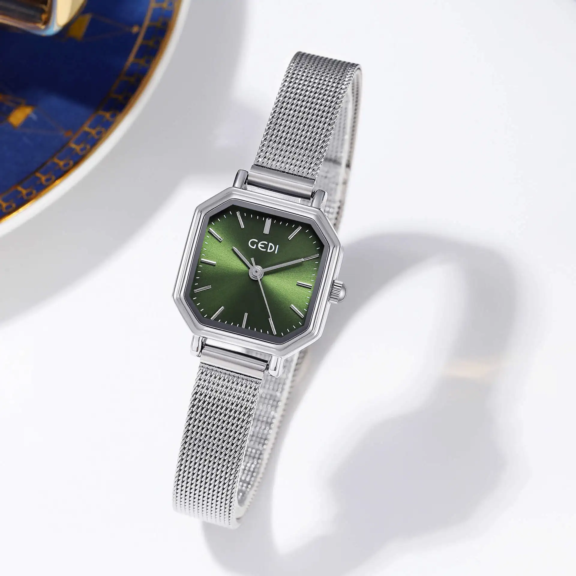 YFY Creative Multi-angle Cutting Disc Simple Premium Ladies Quartz Watch Waterproof Stainless Steel Watch