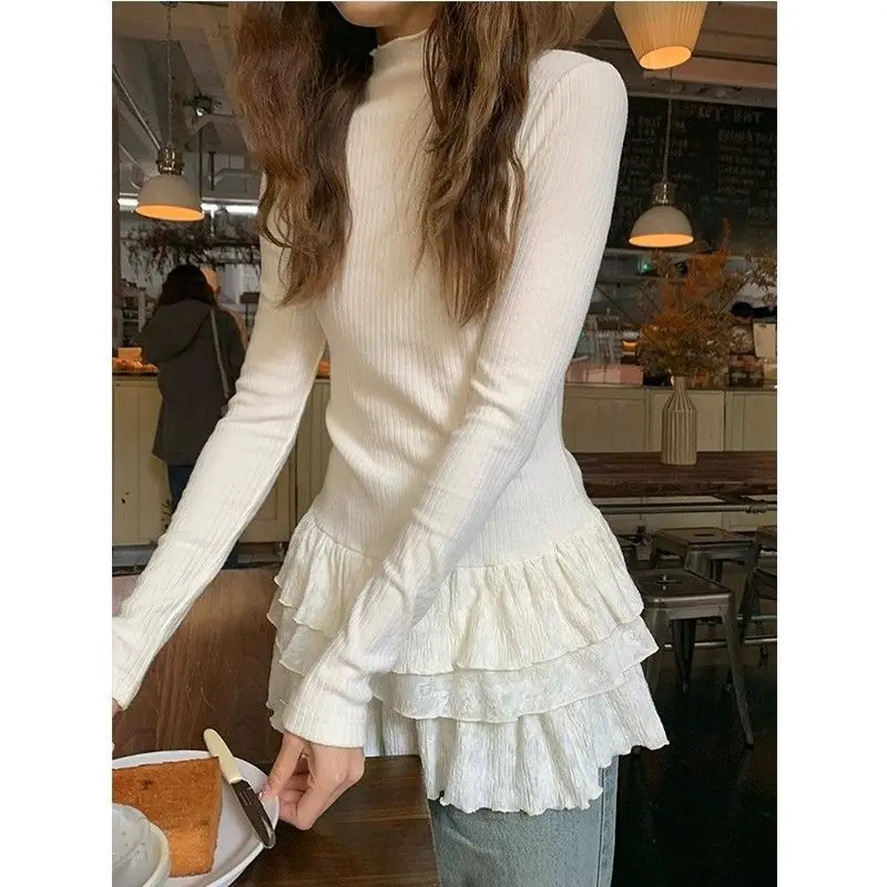 Warm Half High Neck Long Sleeved T-shirt for Women in Winter, Slim Fit with Lace and Lace Inside, As A Base Layer, Top