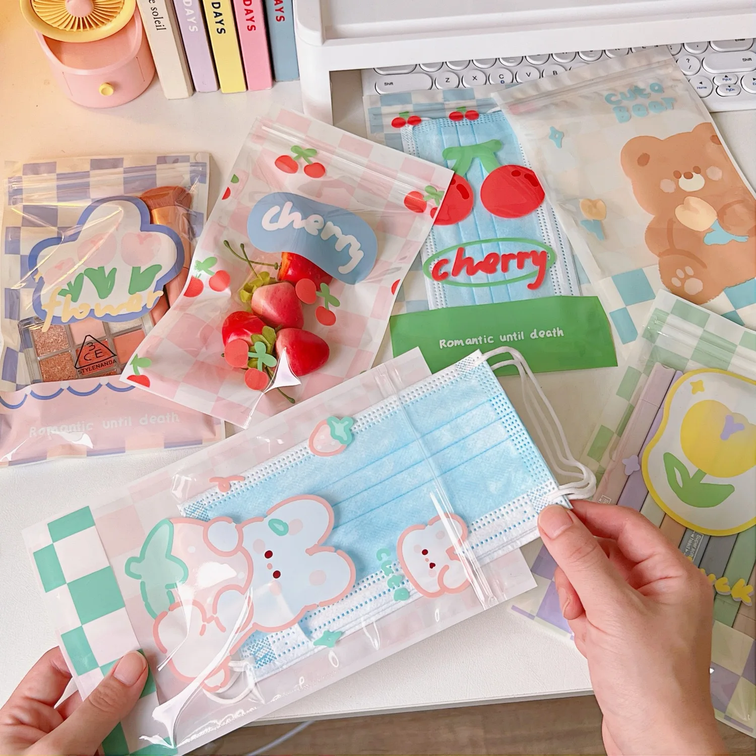 Cartoon Cute Self sealing Bag Food Accessories Stationery Mask Storage Packaging Bag Checkerboard Tulip Sealing Pocket