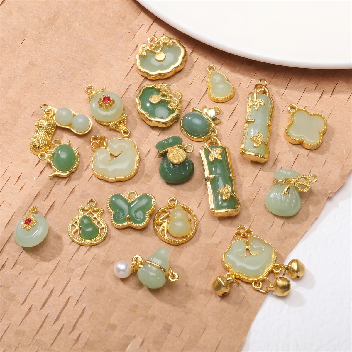 

2pcs Alloy Imitation Jade Color Lucky Glass Pendant Gourd Flower Butterfly Cloud Charms for Jewelry Making DIY Bracelet Necklace