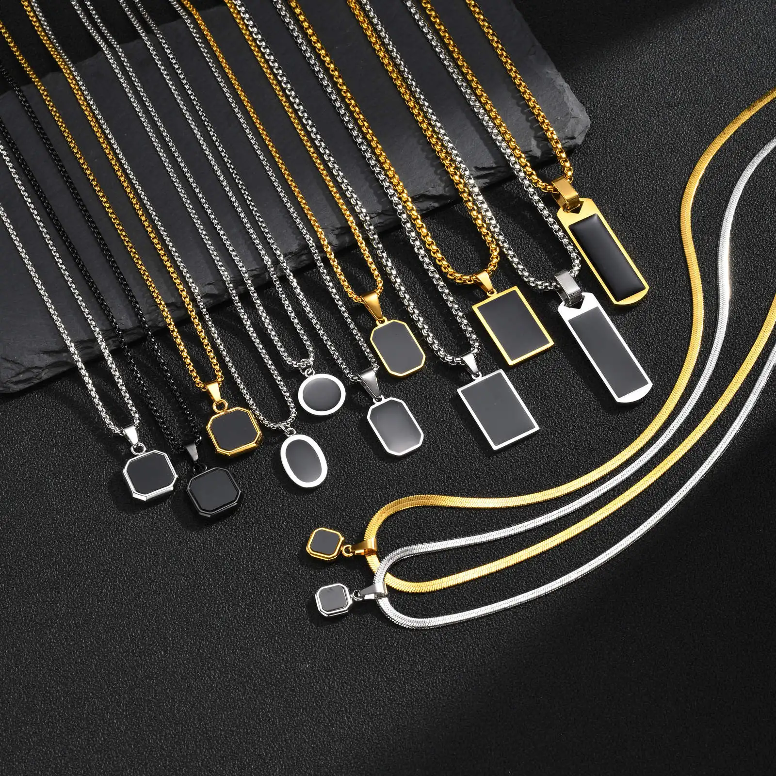 Vnox Edelstahl Geometrischer Hundemarken-Anhänger Halskette für Männer und Jungen, Hip-Hop Quadratische Runde Schwarze Acryl-Gliederkette Schmuck Geschenk – Detail 4