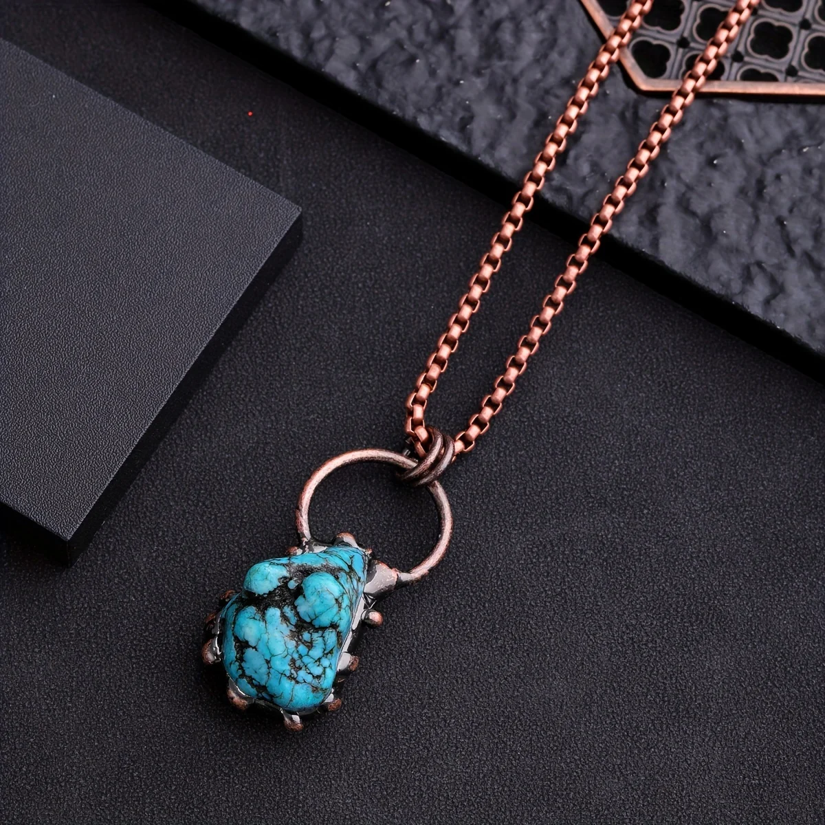 YEEVAA 1PC Irregular Turquoise Natural Stone Necklace Punk Style Pendant, Spirit Necklace Gift (With Original Chain)