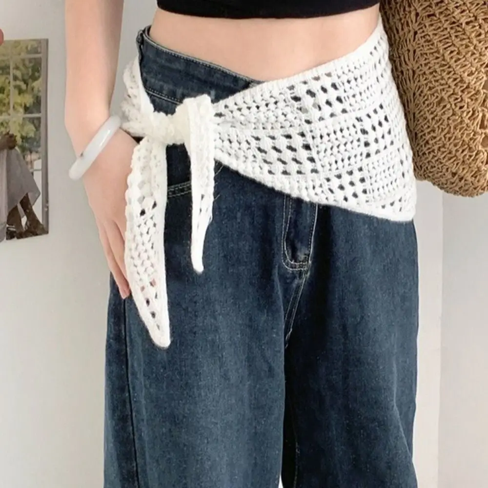 Sciarpa triangolare lavorata a maglia cava retrò Forma triangolare Design Y2k Scialle Balletcore Sciarpa elegante stile Balletcore