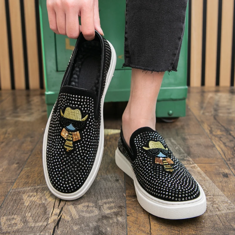 

European Station rivet men's shoes trendy and light luxury one step on high-end casual sneakers young men with loafers
