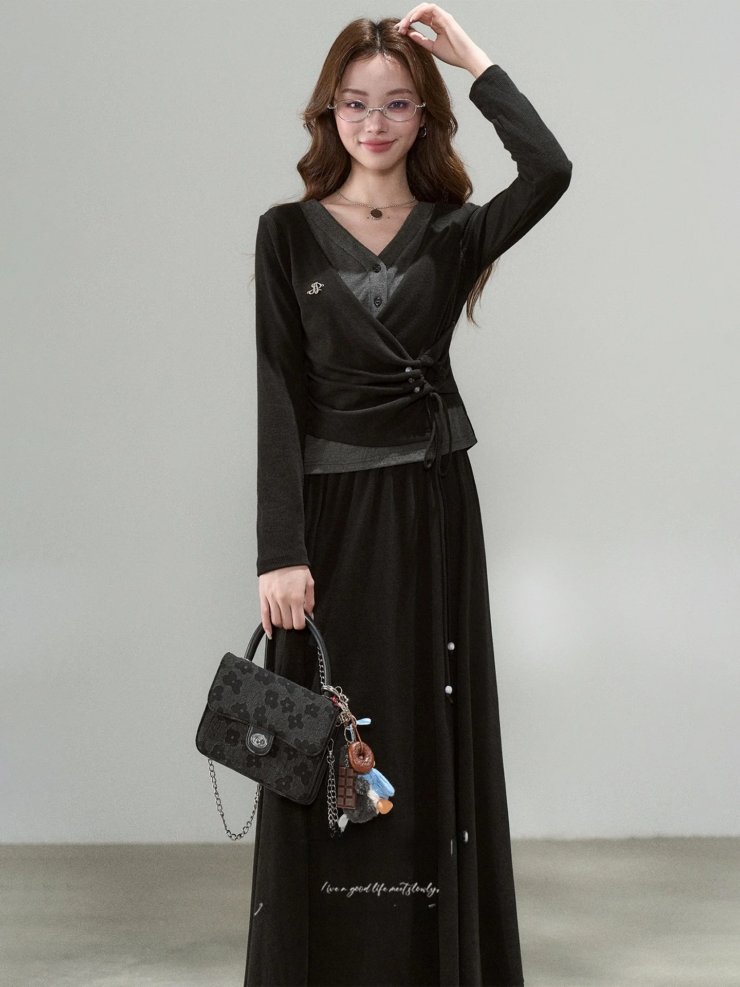 

Корейский комплект из трикотажного топа и юбки, женский осенне-зимний модный повседневный комплект из двух предметов с высокой талией V-Ne Long Sve