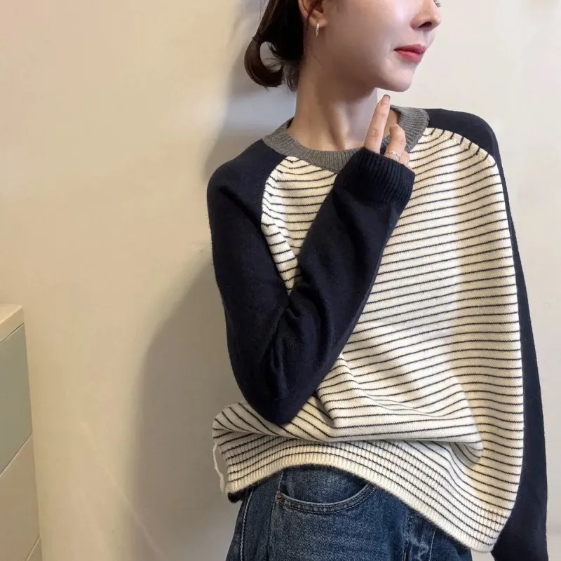 

Pullover Thickened Round Neck Striped Knitted Autumn and Winter Style Sweater Top for Women