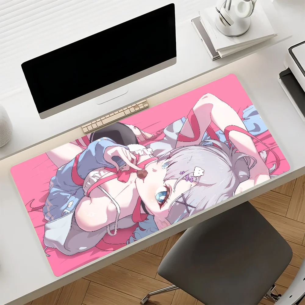 Gaming-Mauspad, große Schreibtischunterlage, rutschfest, genähte Kanten, stylischer pinker Anime-Druck, erweiterte Tastaturmatte für Gamer-Büro.