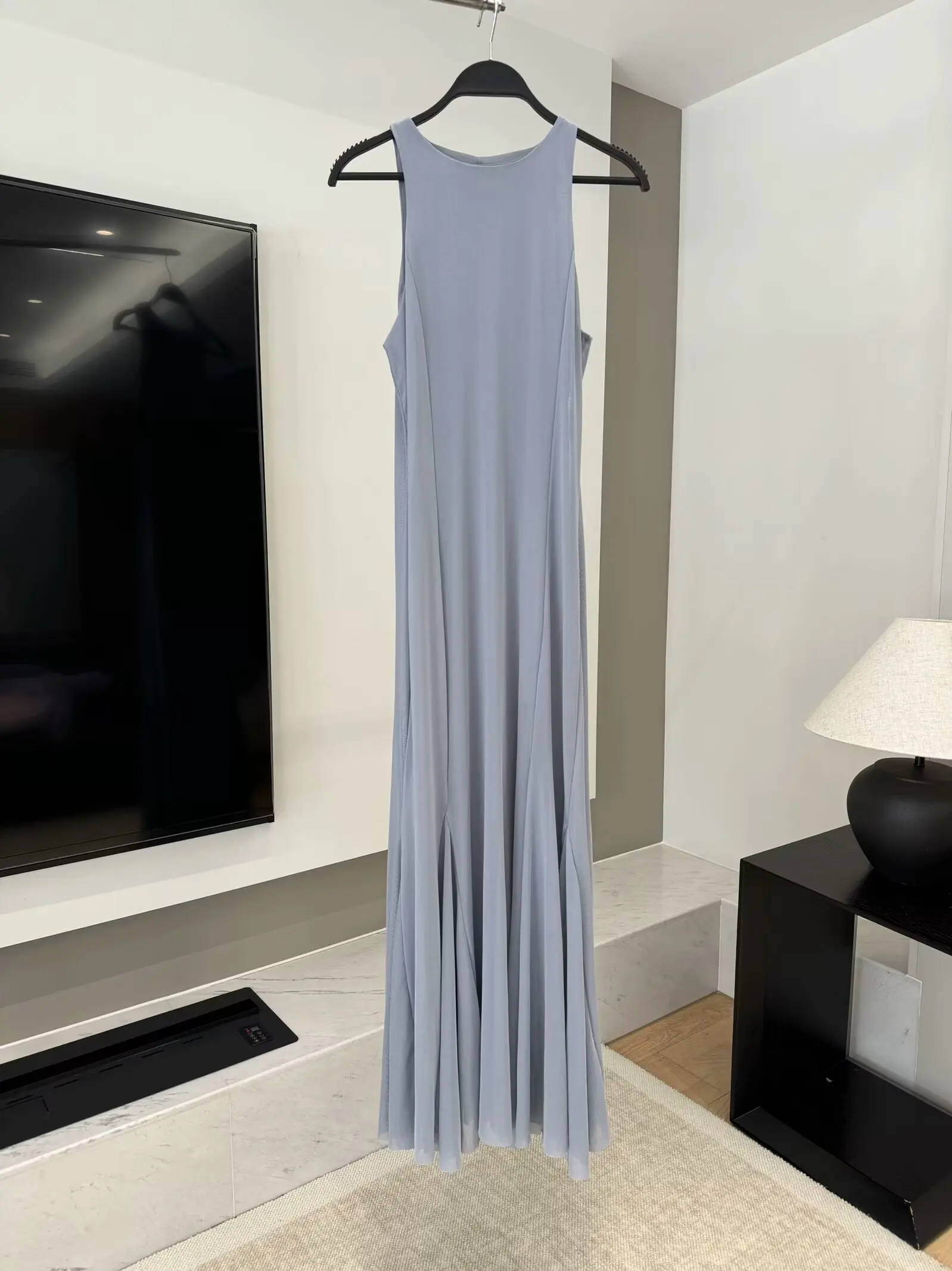 

Women 2025 summer New Fashion Wave-type wide swing silk net Midi Dress Vintage Sleeveless Wide Straps Female Dresses robe Mujer