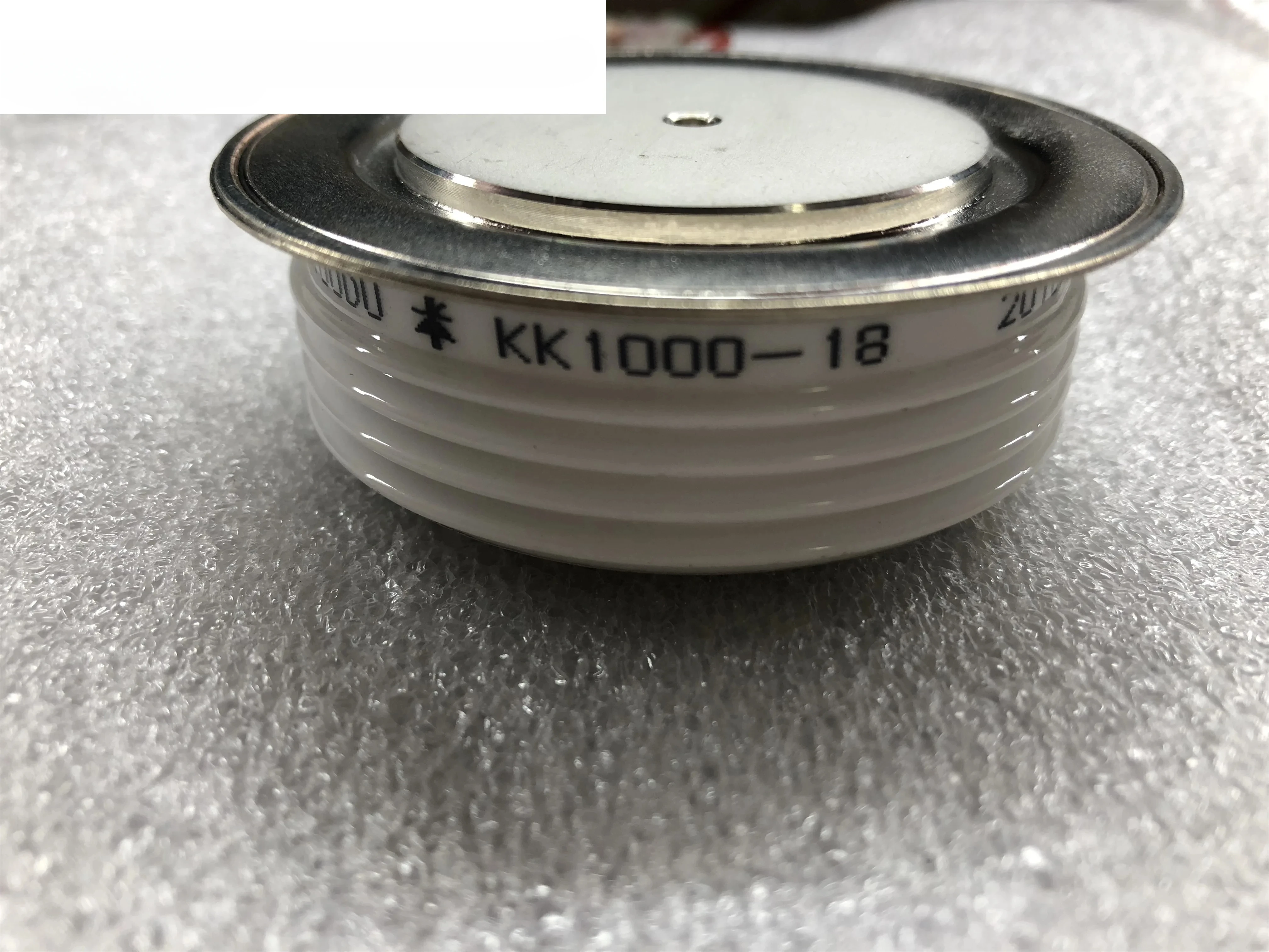 

KK1000A-18 KK1000A-20 Y50KKE тиристорная полутонная печь для печи промежуточной частоты