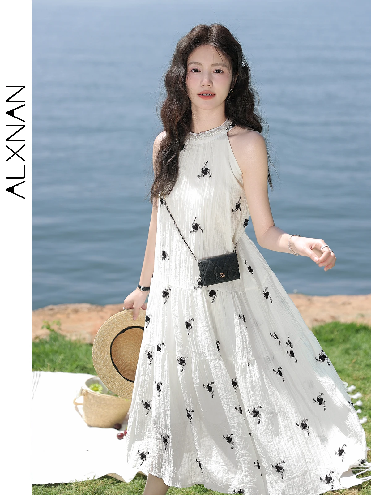 ALXNAN Halter Neck Print Tiered Dress Women 2024 Summer New O-Neck Sleeveless Midi A-line Lace-up Gentle Dresses Female L36508