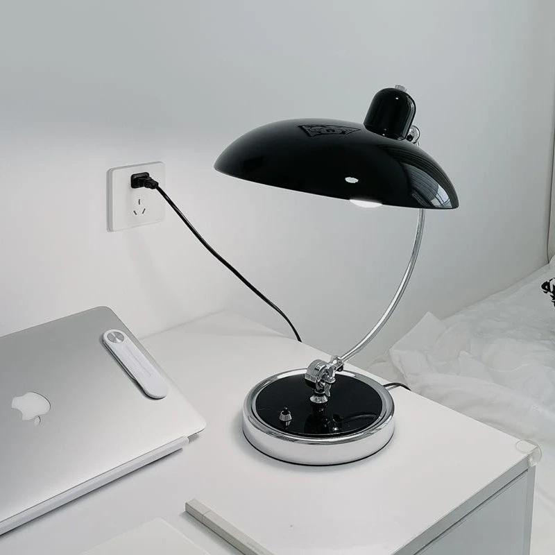 Danish modern minimalist creative desk writing desk lamp office classic retro bedroom bedside Nordic desk lamp table lamp