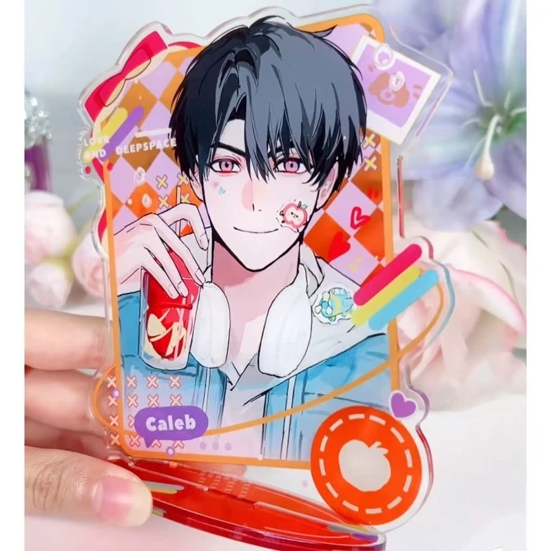 ความรักและ Deepspace Caleb Xavier Zayne ส่วนบุคคล Creative Stand เครื่องประดับโต๊ะนักเรียนการ์ตูนน่ารักตารางวันหยุดของขวัญ