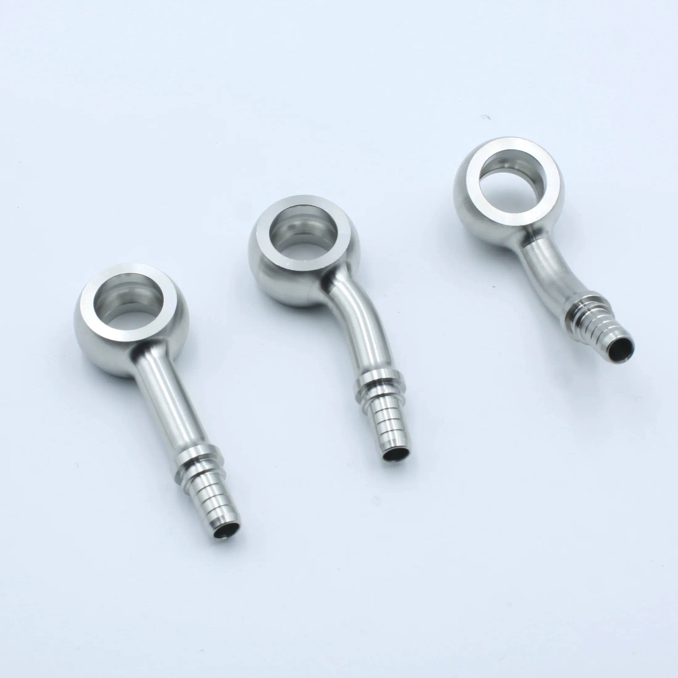 

Банджо из нержавеющей стали M16 16 мм для плетеного шланга из ПТФЭ -06 AN6