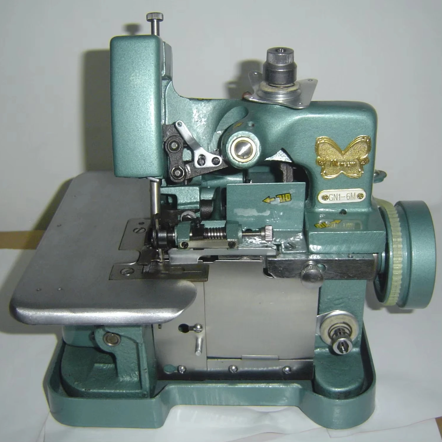 

GN1-1 Household Medium-speed 3 Thread Overlock Sewing Machine Only 220V