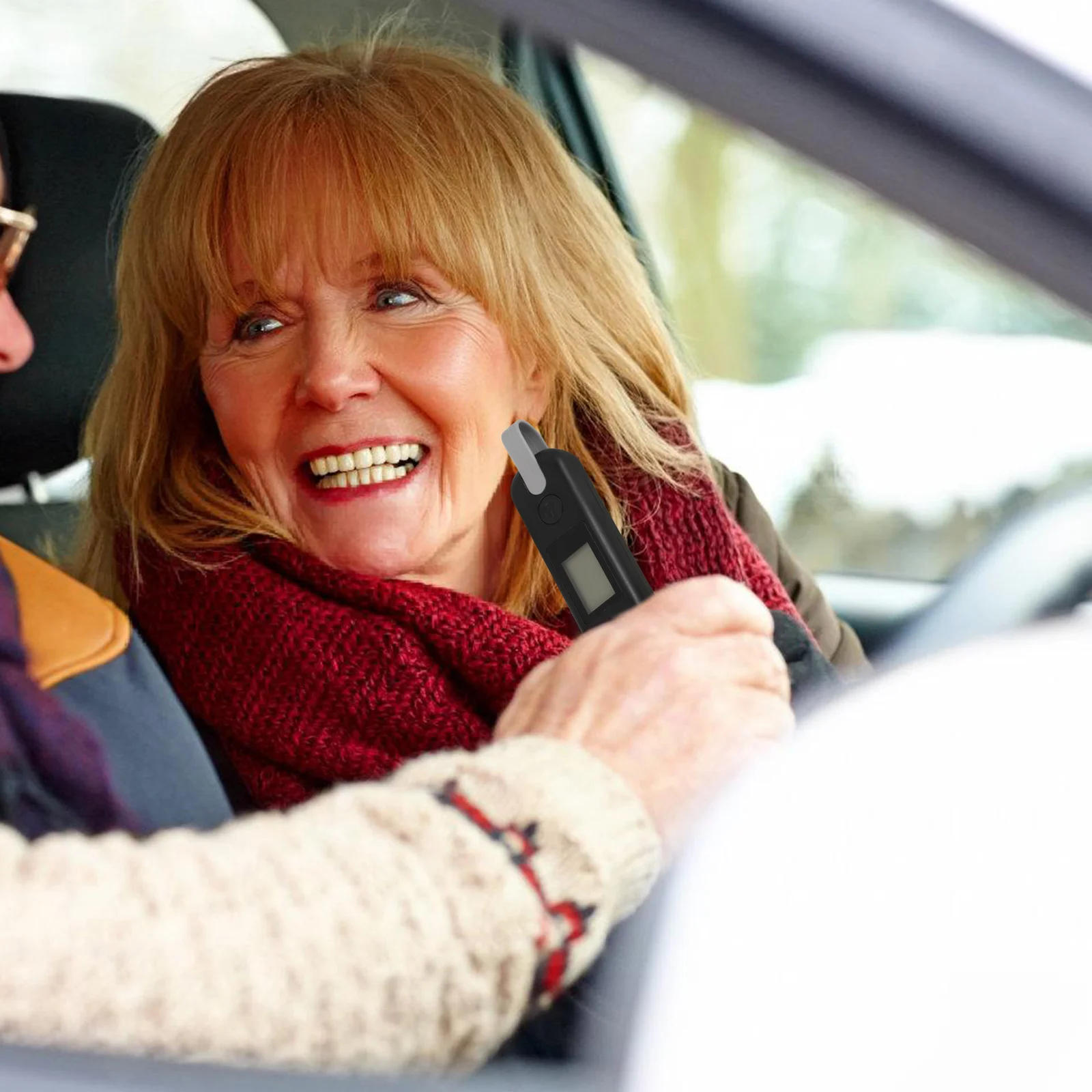 

Portable Alcohol Tester Mini Breathalyzer Digital Display Measurement Device Black Color For Safe Driving Check