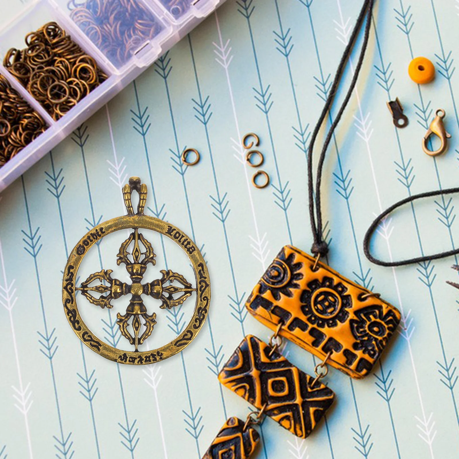 

Tibetan Vajra Pestle Pendant Copper Keychain Charm Retro Buddhist Decoration Handcraft Spiritual Gift for Men Home Desk