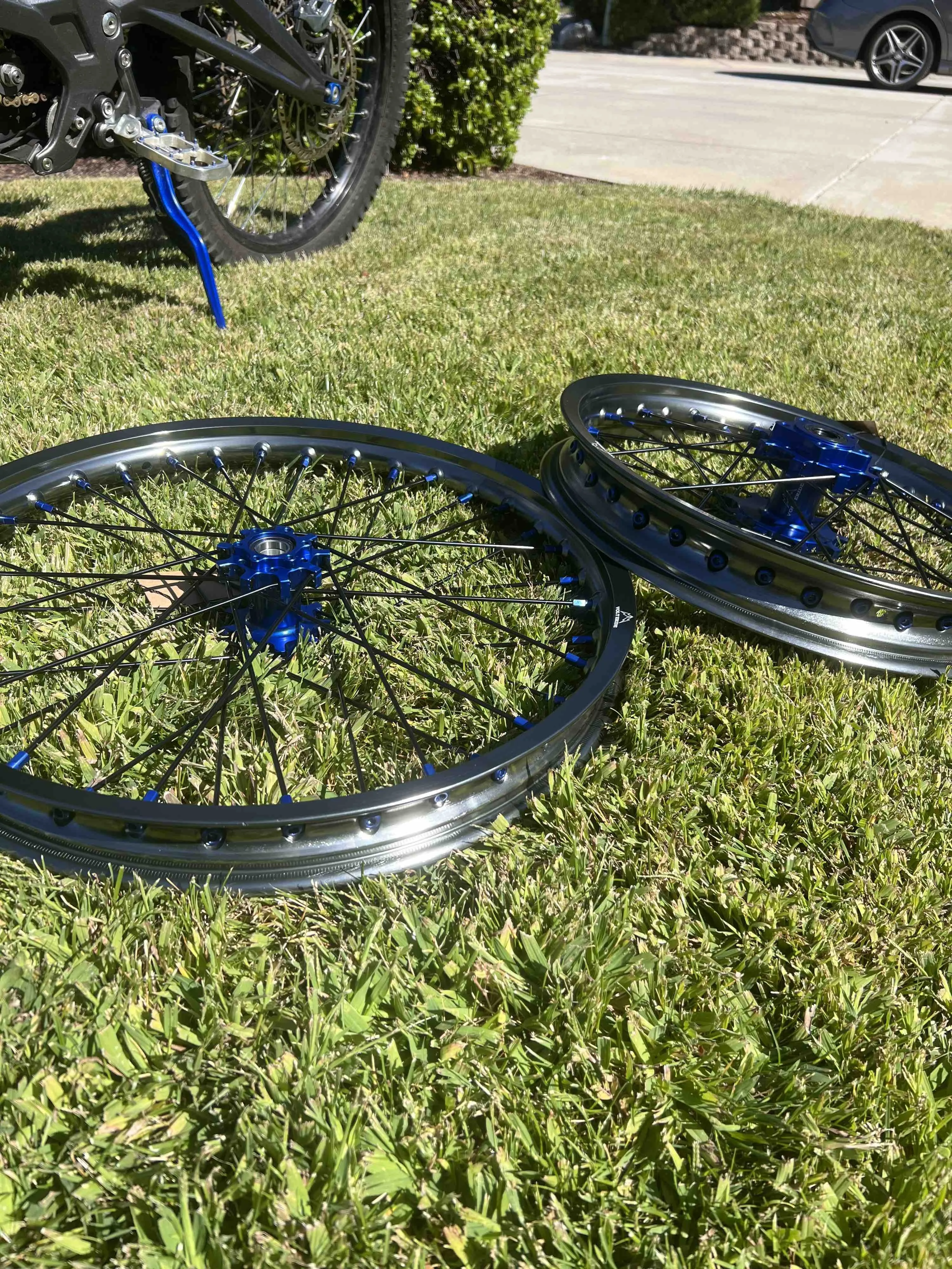 19*1.6 16*1.85 Light Bee Wheels Electric Bike Wheels Dirt Bike LXB Wheels