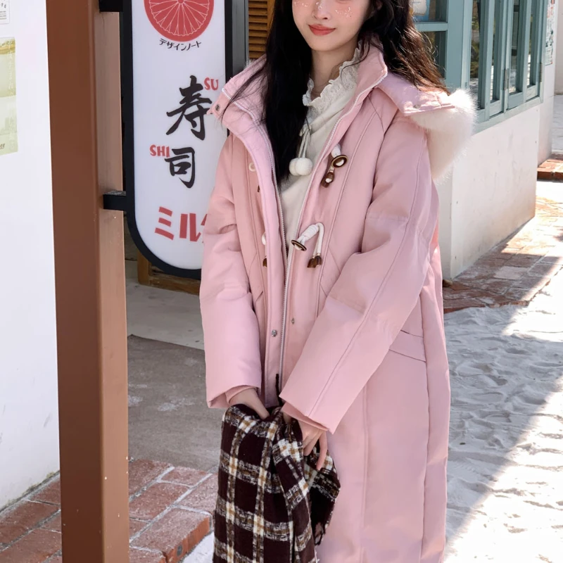 2024 nuovo Casual inverno addensato fibbia in corno rosa lungo piumino giacca alla moda e Versatile per le donne