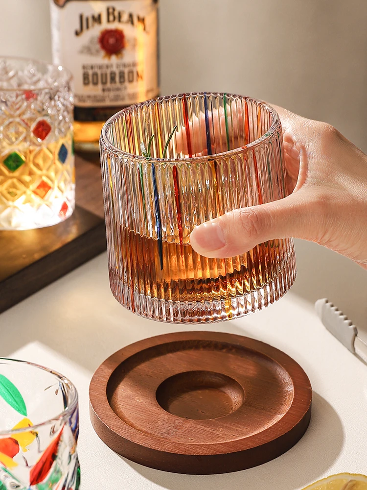 Crystal Whiskey Glass Rotating Drinking Cup High-End Tumbler Cotail Foreign Liquor Cup Vintage Sle Bear Valley up