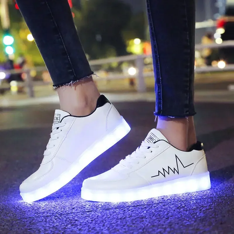 مقاس 30-41 أحذية مضيئة للأولاد والبنات مع نعل مضيء للأطفال شباشب مضاءة Led مع أحذية رياضية متوهجة مشحونة USB للأطفال