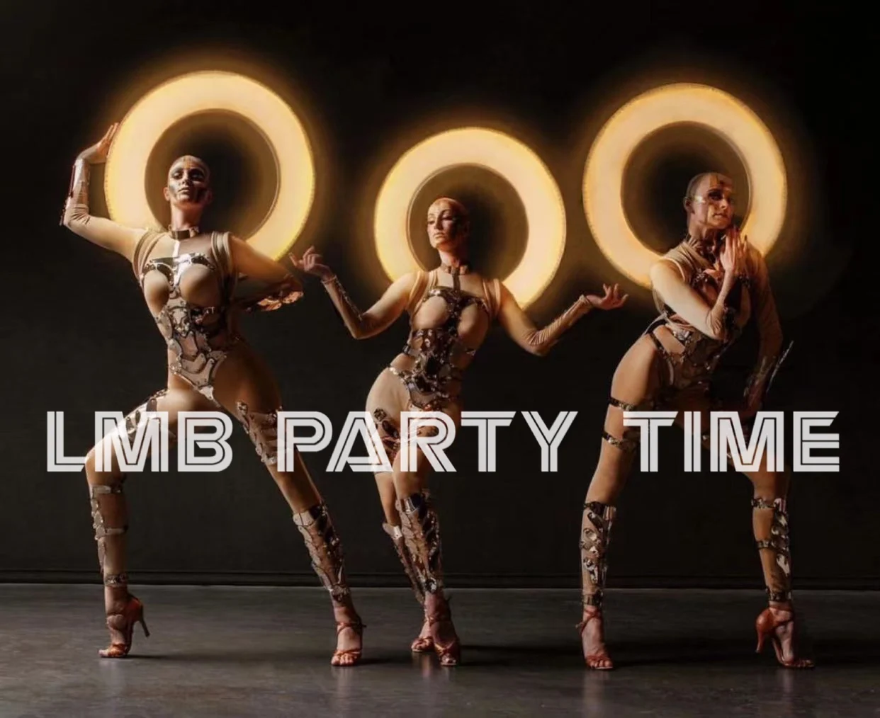 

Colorful Running Lantern Led Notre Dame Big Circle Backboard Customized Technology Atmosphere Wine Mirror Gogo Performance Dress